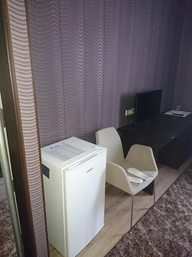 Mishel Plus Hotel Kharkiv Eksteriør billede