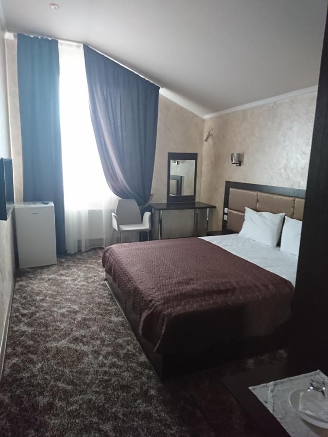 Mishel Plus Hotel Kharkiv Eksteriør billede