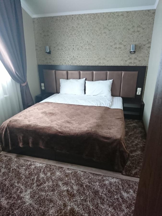 Mishel Plus Hotel Kharkiv Eksteriør billede