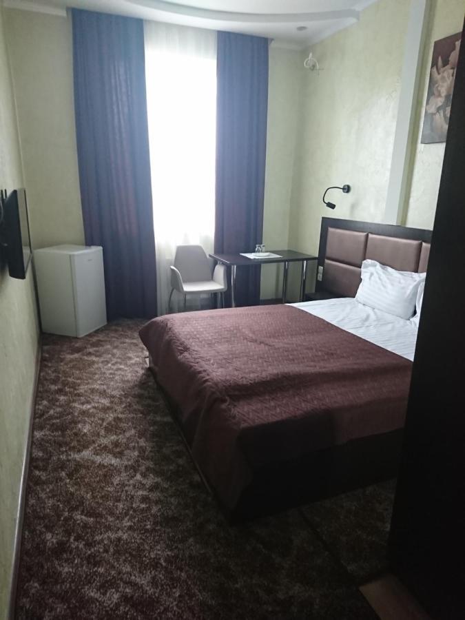 Mishel Plus Hotel Kharkiv Eksteriør billede