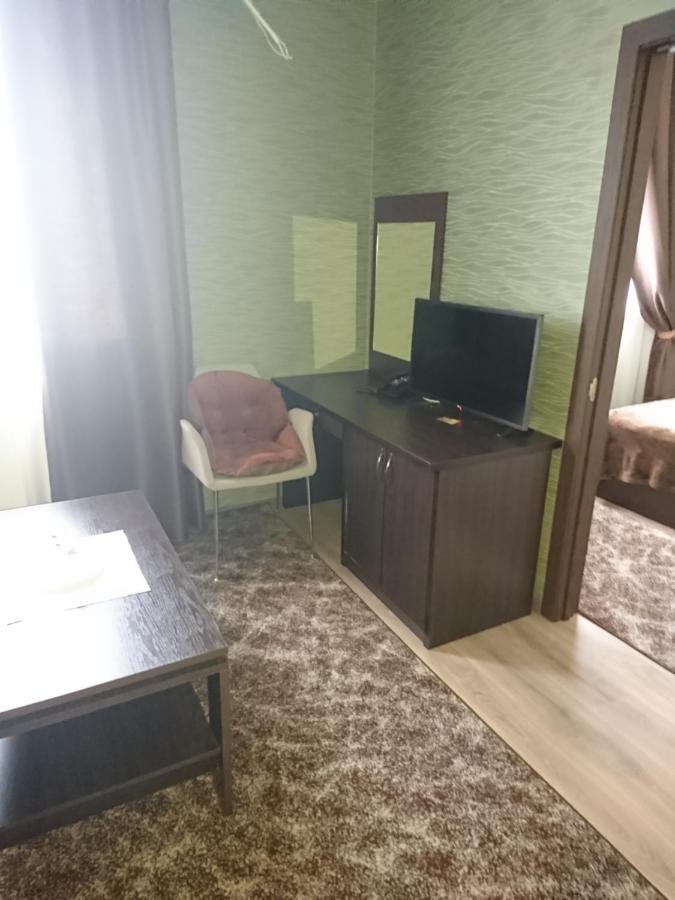 Mishel Plus Hotel Kharkiv Eksteriør billede
