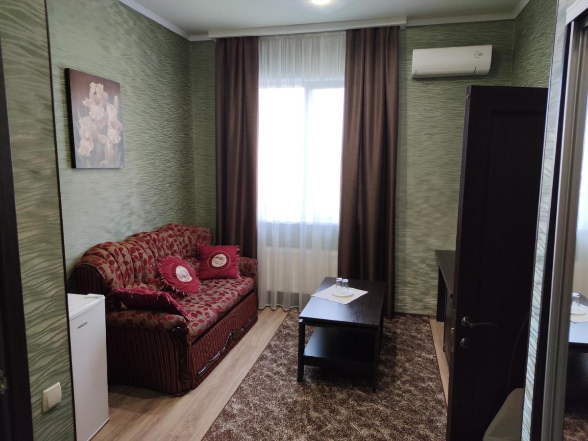 Mishel Plus Hotel Kharkiv Eksteriør billede