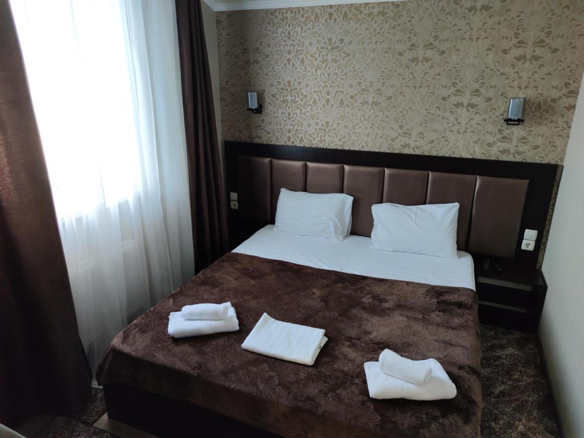 Mishel Plus Hotel Kharkiv Eksteriør billede