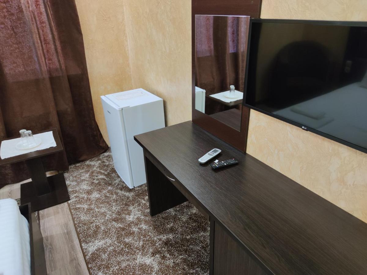 Mishel Plus Hotel Kharkiv Eksteriør billede