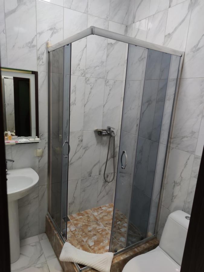 Mishel Plus Hotel Kharkiv Eksteriør billede